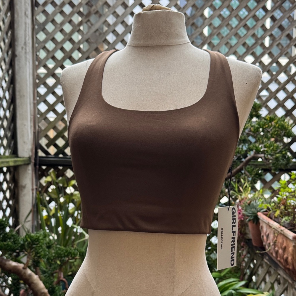 Girlfriend Collective Racerback Sports Bra.
Cafe Paloma.
Size Small 
NWT